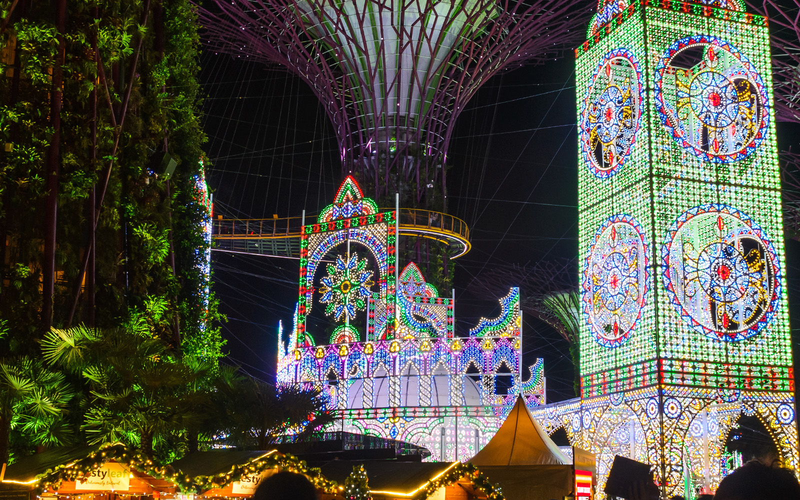 Have a Spectacular Christmas in Gardens by the Bay Singapore!